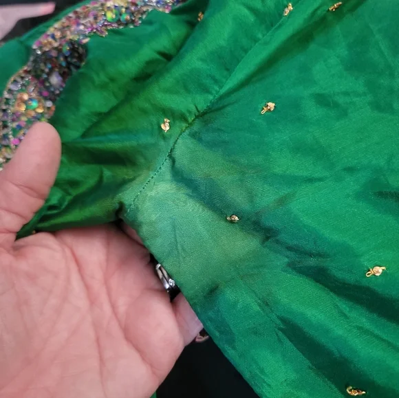 Elegant Green Embellished Dress, Size, Call Out In The Picture Under The Pits. - Picture 10 of 14
